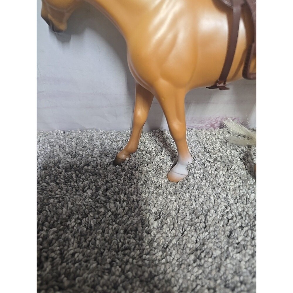 Breyer Reeves Tan Palomino Horse Pony with Saddle #0921PNY   Blonde Mane - Picture 5 of 14